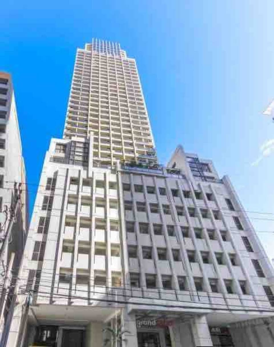 𝐅𝐎𝐑 𝐑𝐄𝐍𝐓 Loft Type with Balcony Condo at GRAND SOHO MAKATI, - photo 3