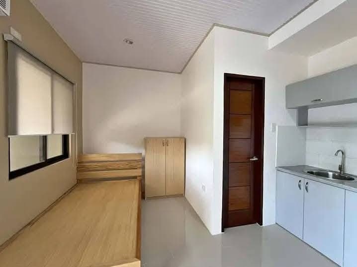 SOLO STUDIO ROOM FOR RENT - photo 2