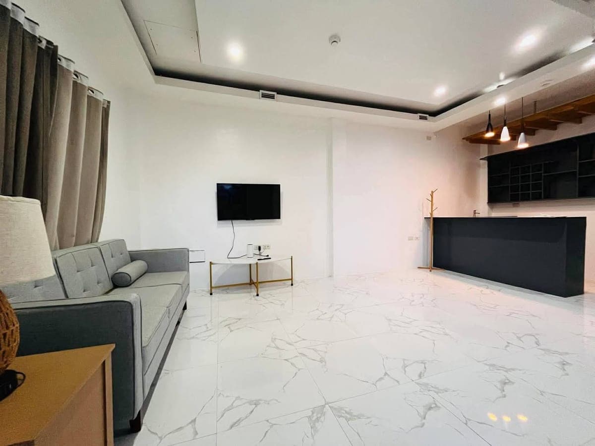 🏡 FOR RENT: Newly Renovated Multi-Level Home – ₱50,000/month - photo 3
