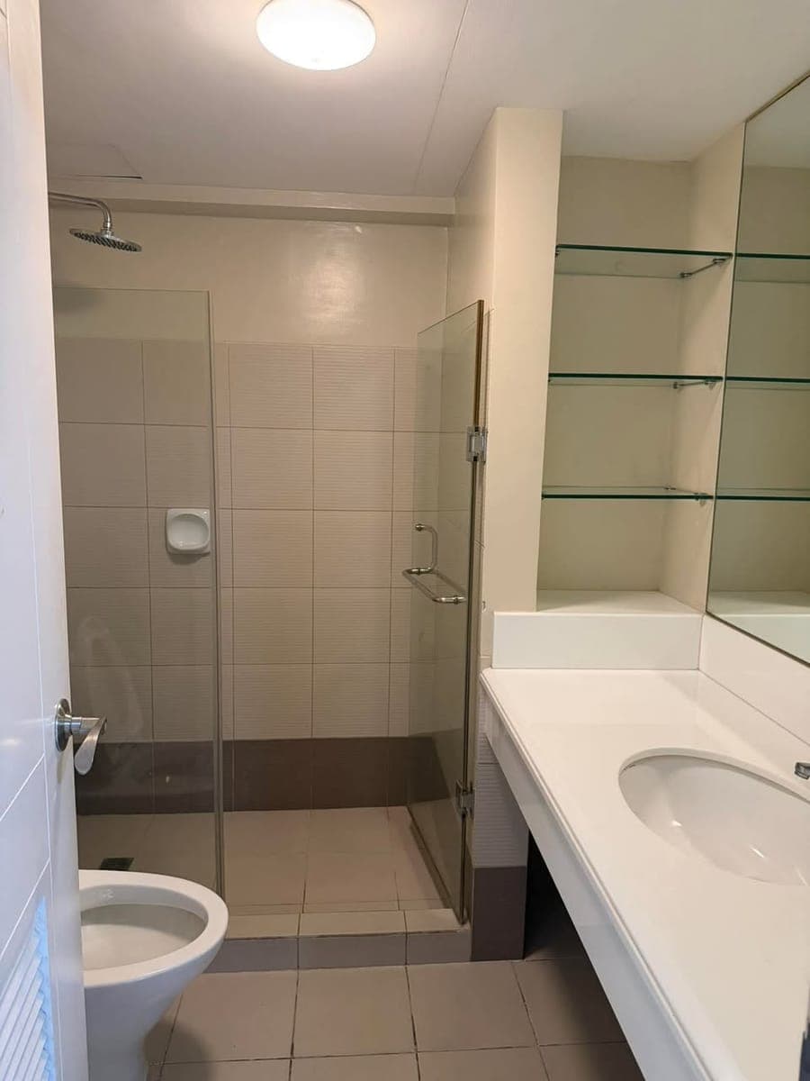 For rent‼️ One Castilla Place - photo 2
