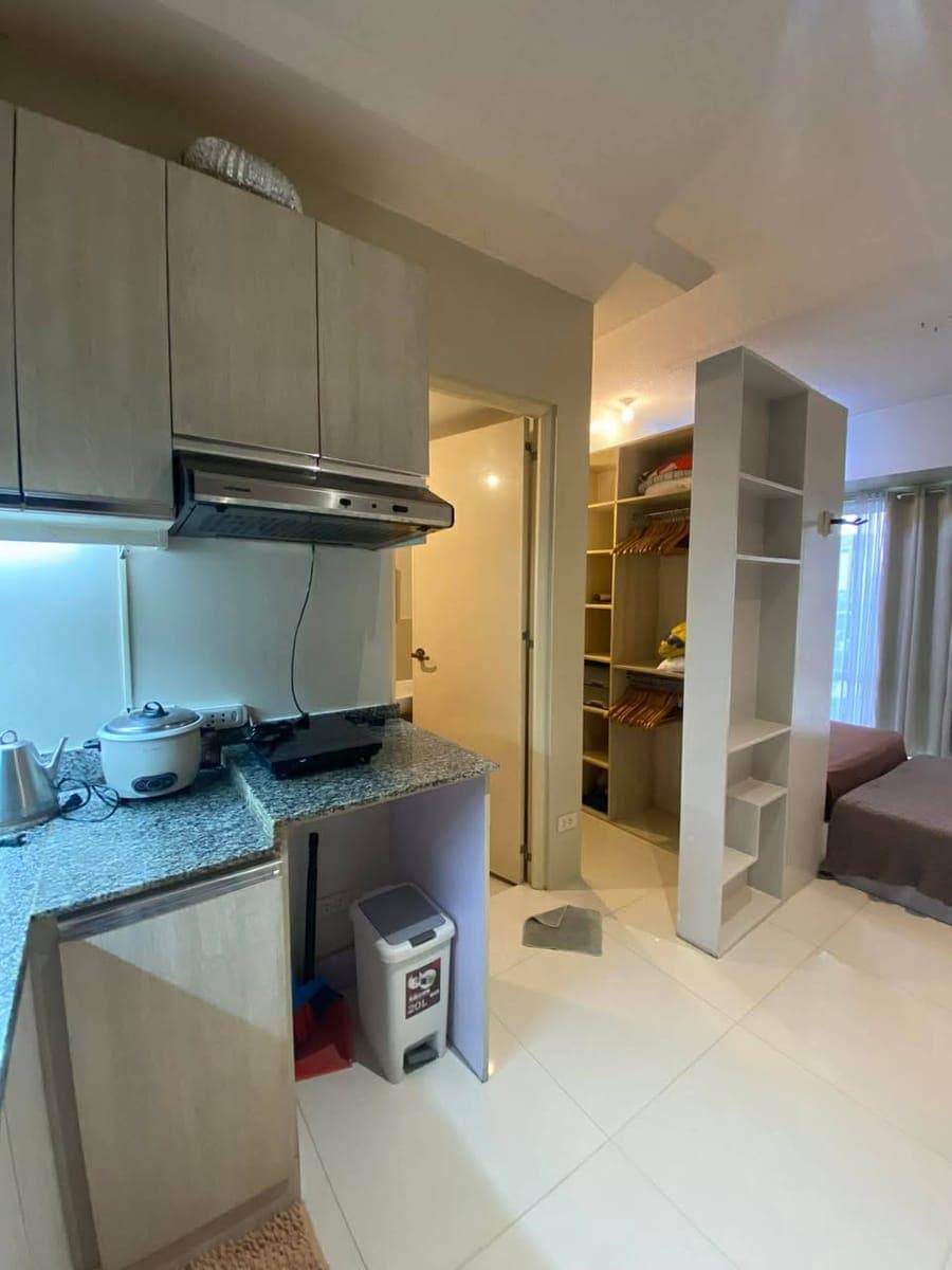 🏢 Fully Furnished Studio Unit for Rent - photo 4
