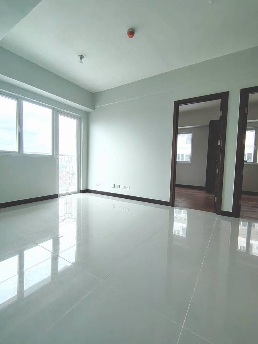 ‼️📢 FOR RENT NEWLY TURN OVER 2 Bedroom with balcony UNFURNISHED 30K INC OF DUES - photo 3