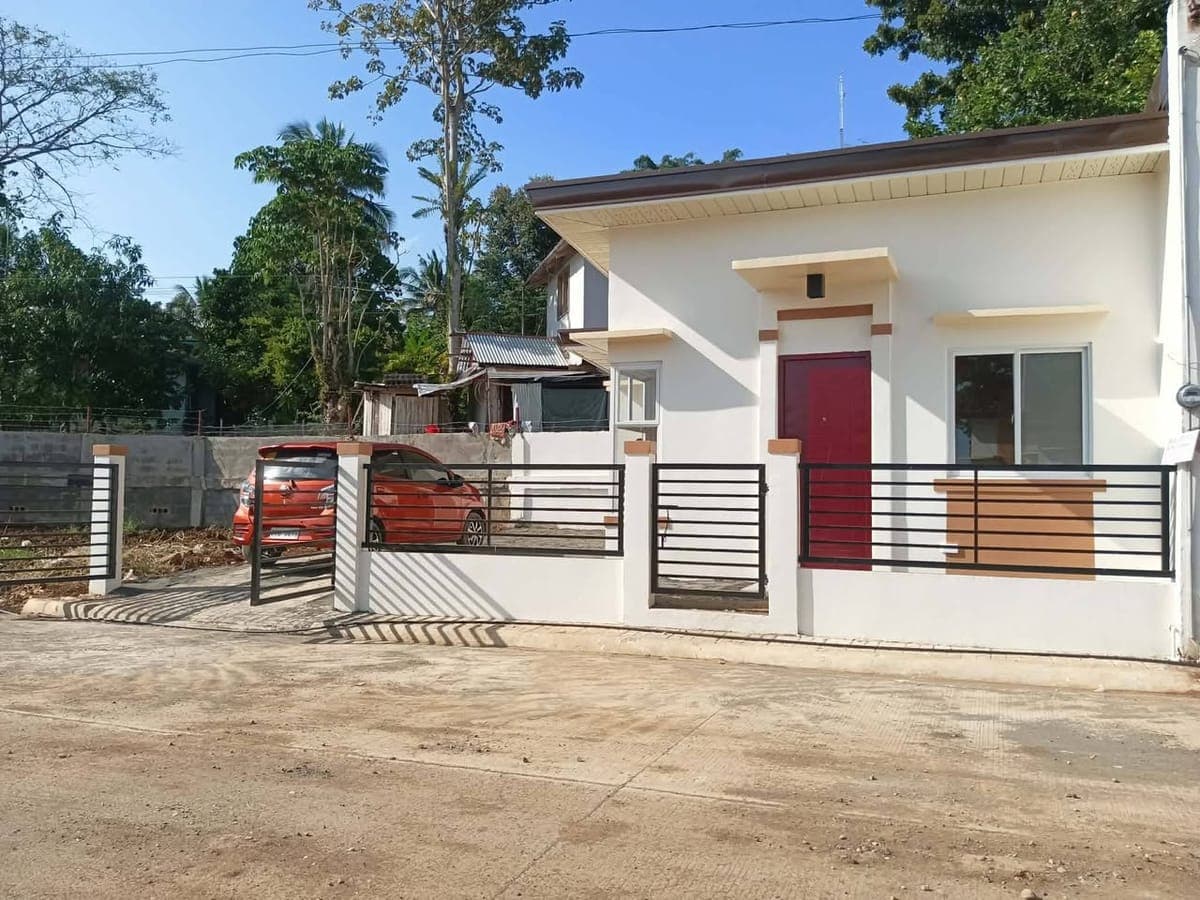 📍For Rent:  Looking for a comfortable and convenient place to call home? This charming house is per... - photo 1