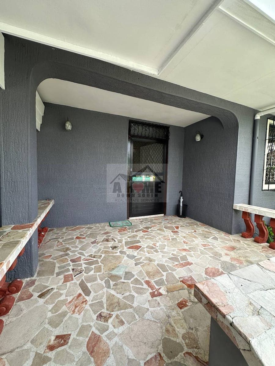 Better Living Subdivision Parañaque Bungalow For Rent (France Access) - photo 2