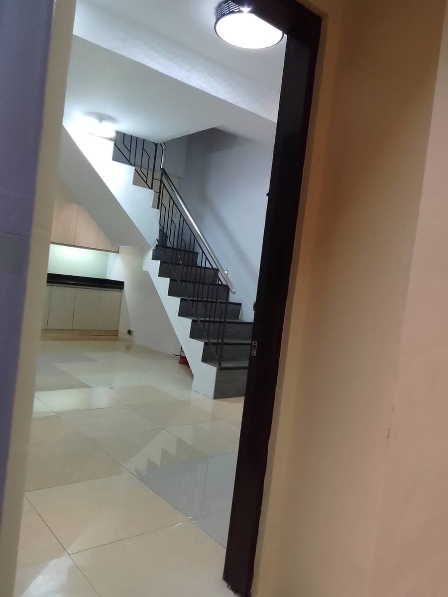 FOR RENT 2 storey townhouse - photo 1