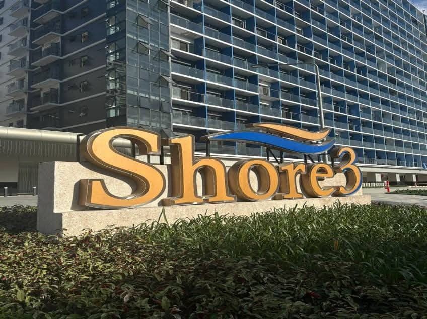 𝐅𝐎𝐑 𝐑𝐄𝐍𝐓 One Bedroom with Balcony Condo Unit at Shore 3, Residences near MOA - photo 1