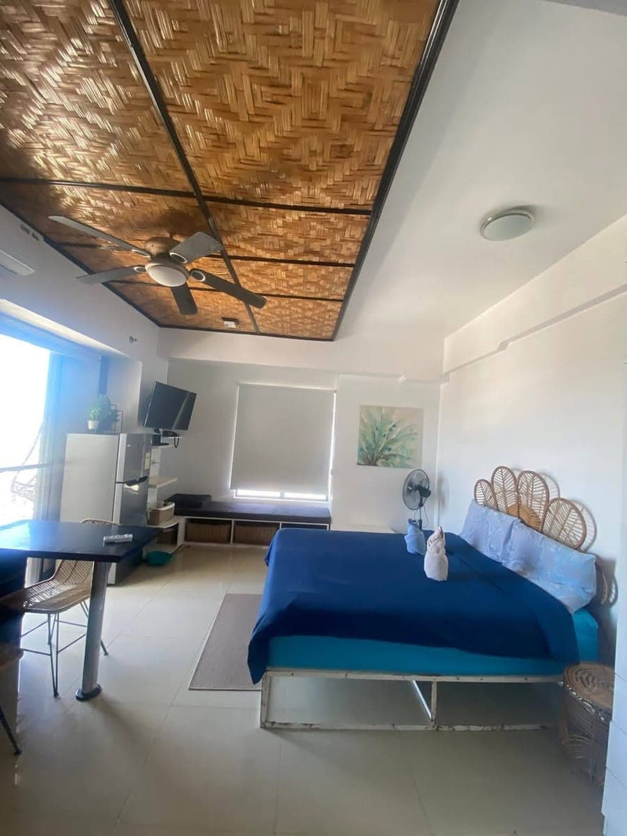 🏢✨Furnished Studio Unit with Balcony ✨🏢 - photo 4