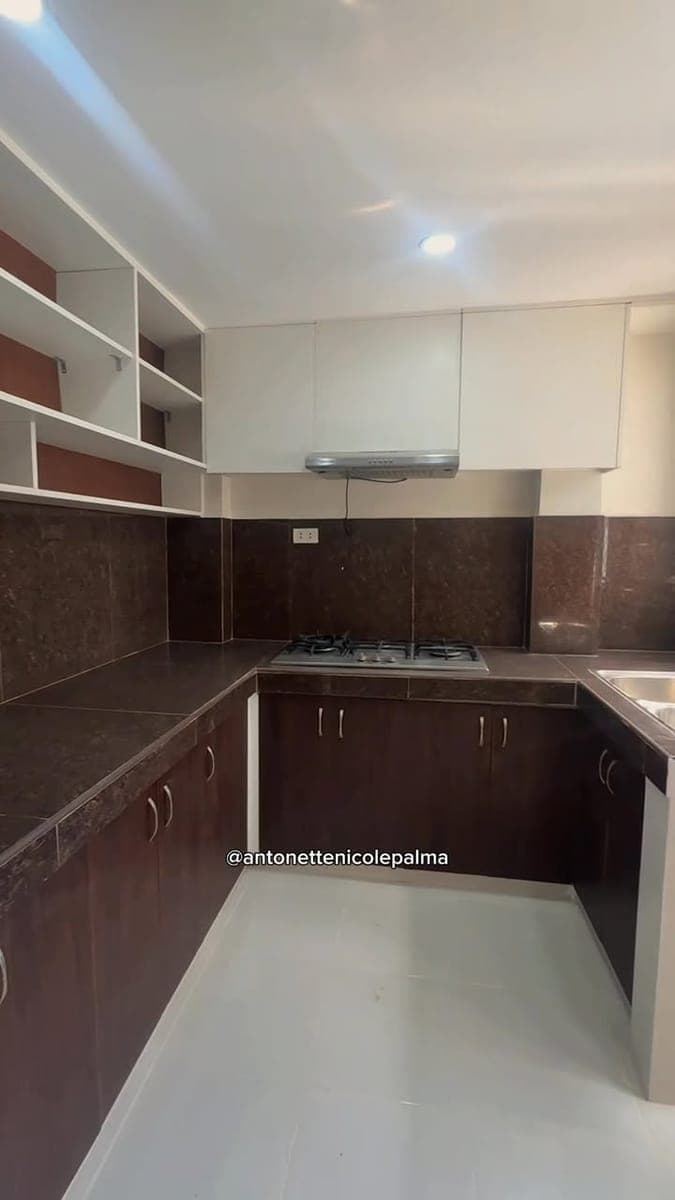 🔥 FLOOD FREE HOUSE FOR RENT – BAGONG RENOVATE! 🔥 - photo 1