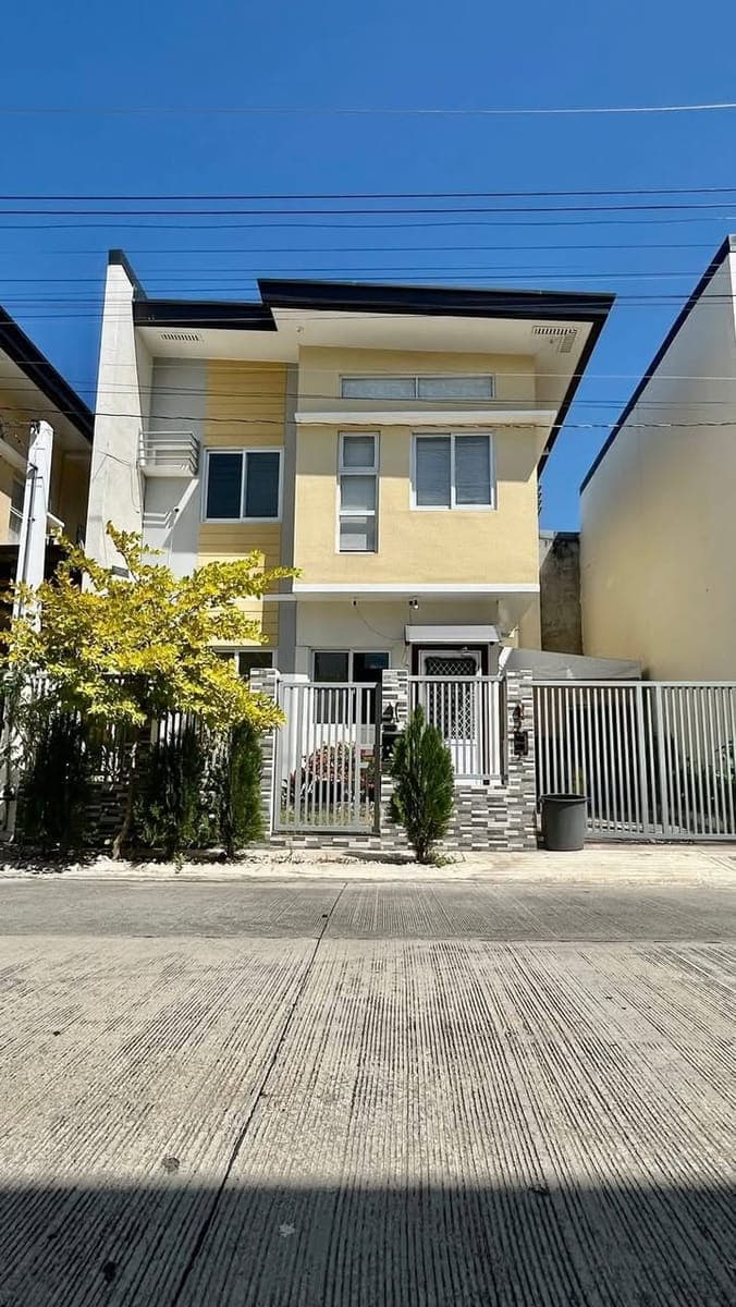 2 STOREY HOUSE FOR RENT‼️ - photo 1