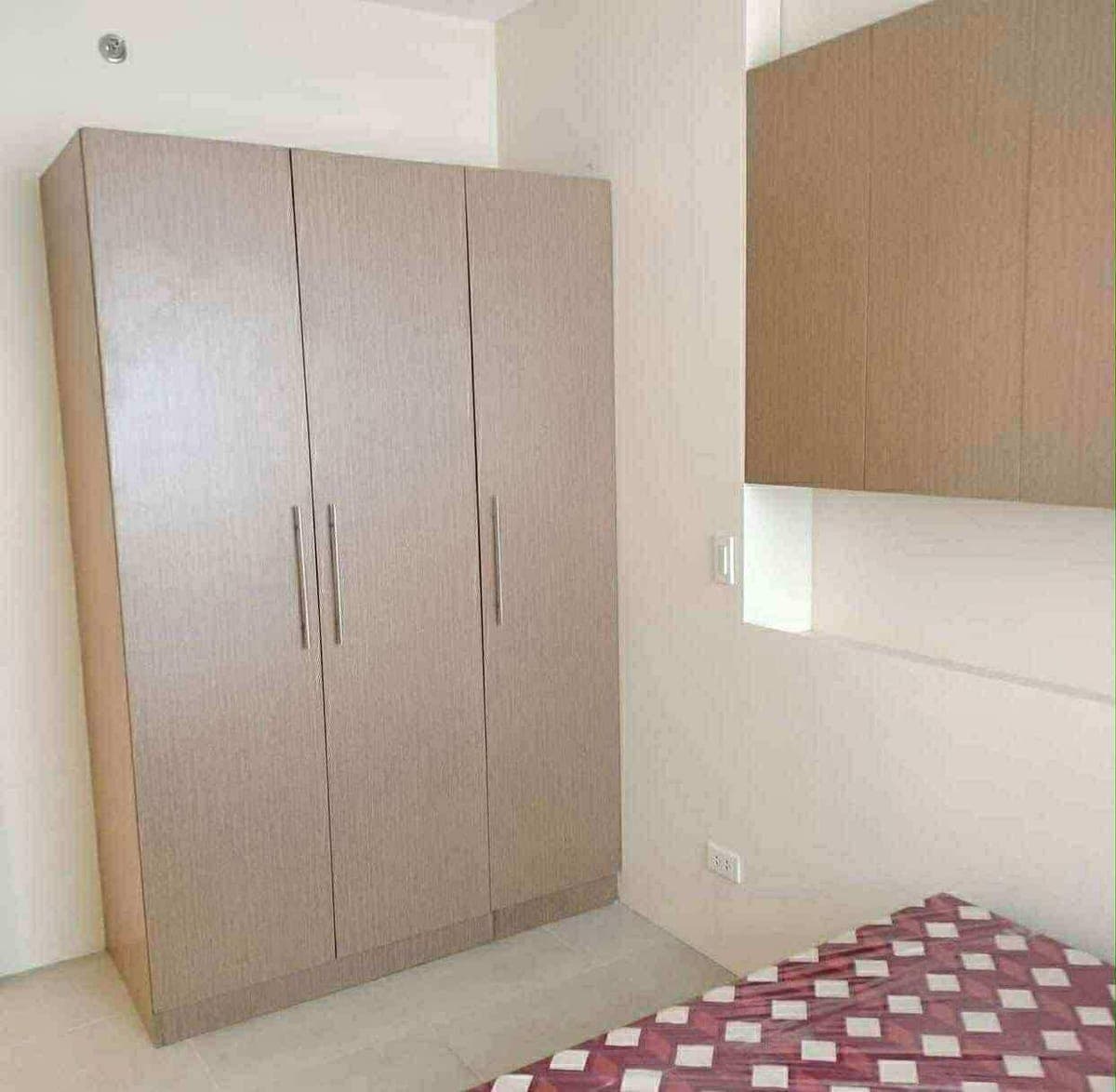 ‼️URGENT! Looking for 2 Condo-Sharing Female Roommates‼️ - photo 4