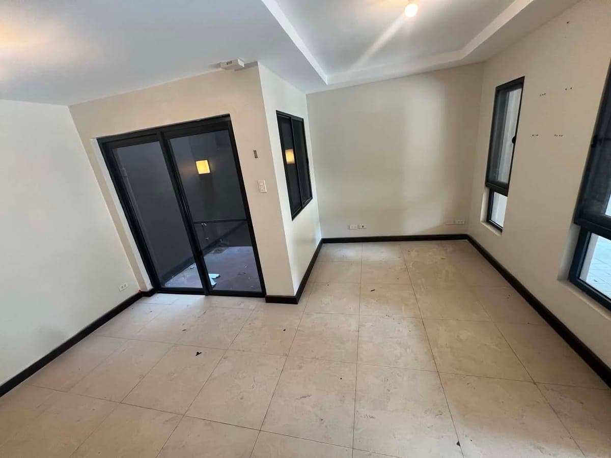 3BR Townhouse for Rent in Merville - photo 1