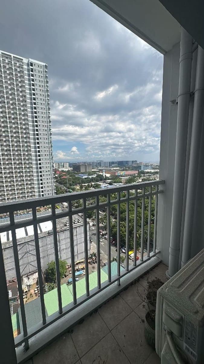 14K MONTHLY IN BREEZE RESIDENCES ‼️ - photo 1