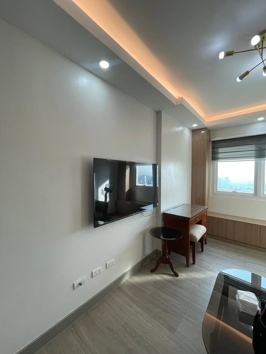 TO LET:: - photo 3