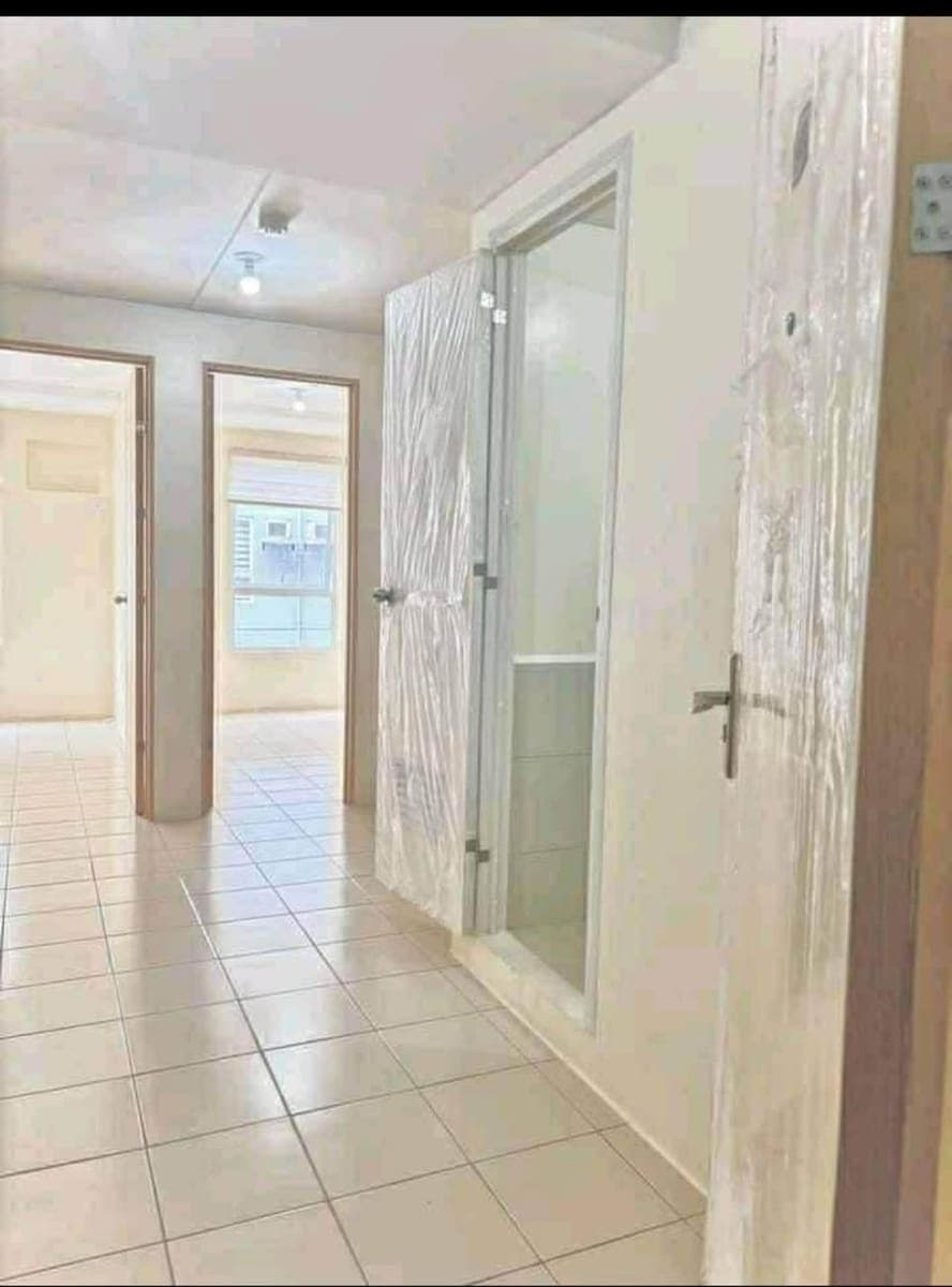 Condo for rent (2BR) Bare Unit - photo 2
