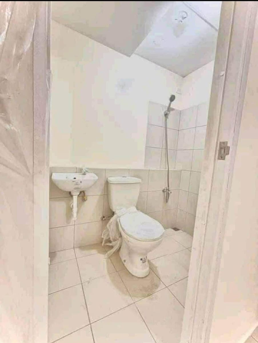 Condo for rent (2BR) Bare Unit - photo 5