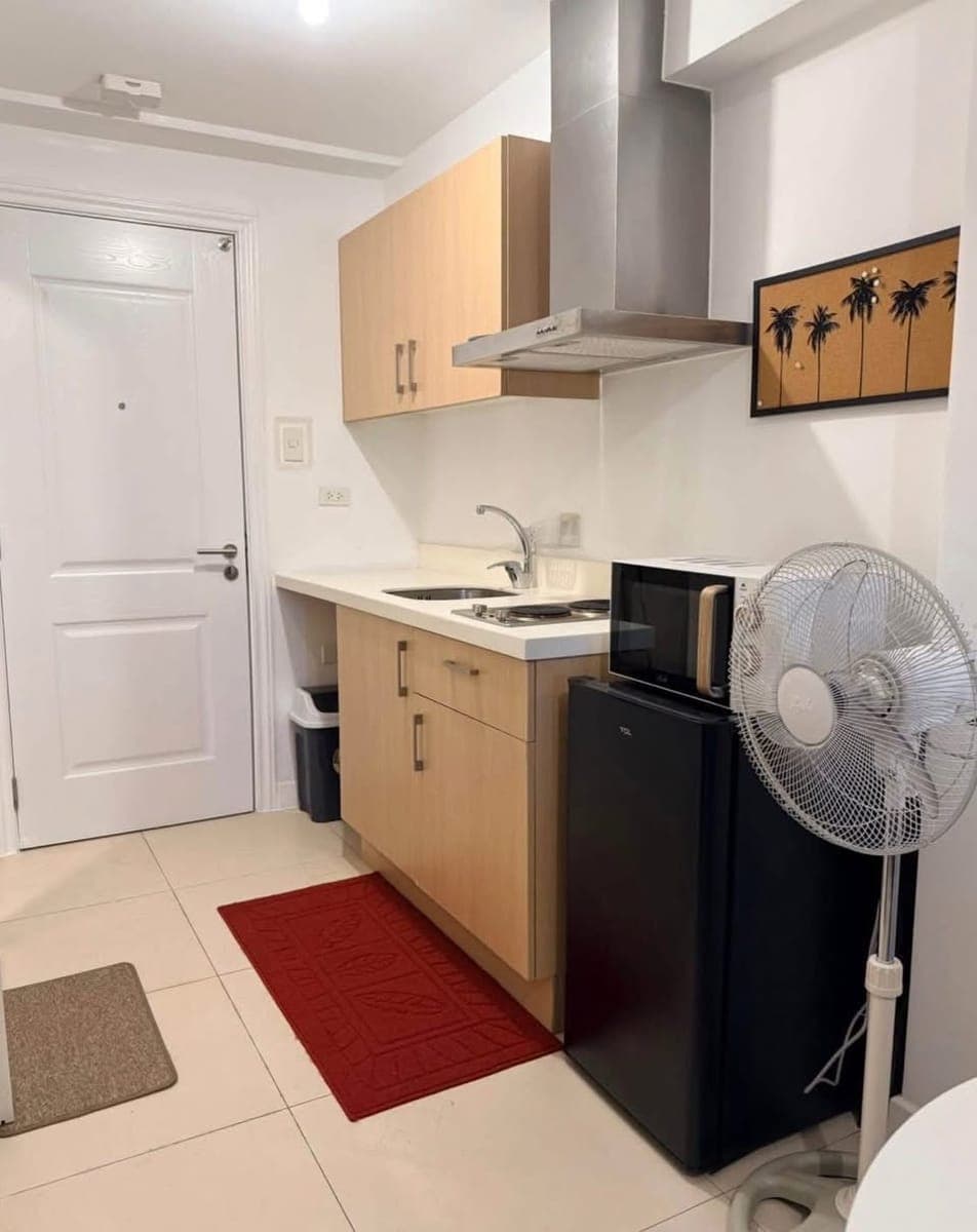FOR RENT: Php. 15,000 monthly rent - photo 2