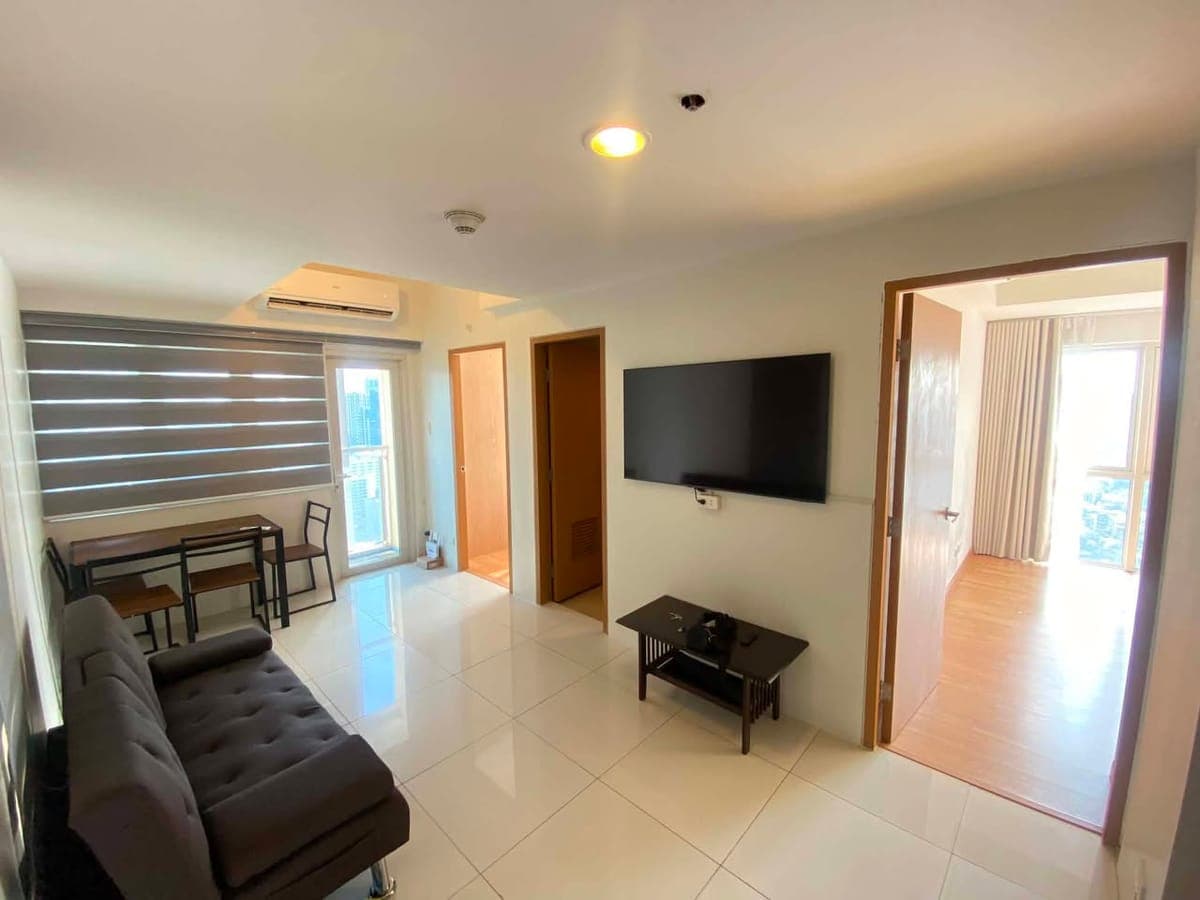 FOR RENT | 2BR Corner Unit – ₱68,000 / month - photo 4
