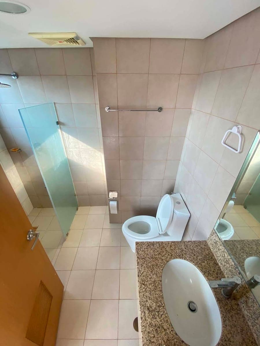 FOR RENT | 2BR Corner Unit – ₱68,000 / month - photo 5