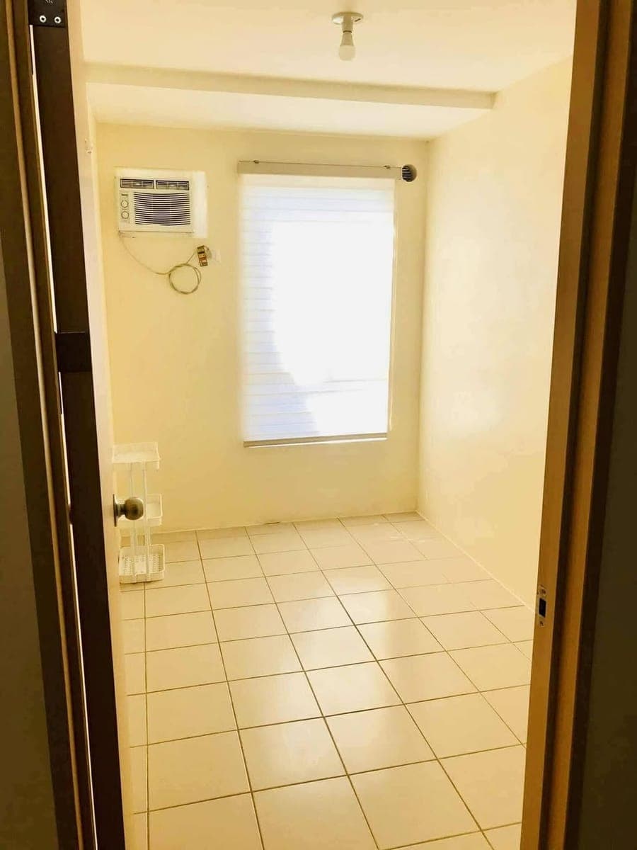 ‼️ Bare Unit for Rent ‼️ - photo 2