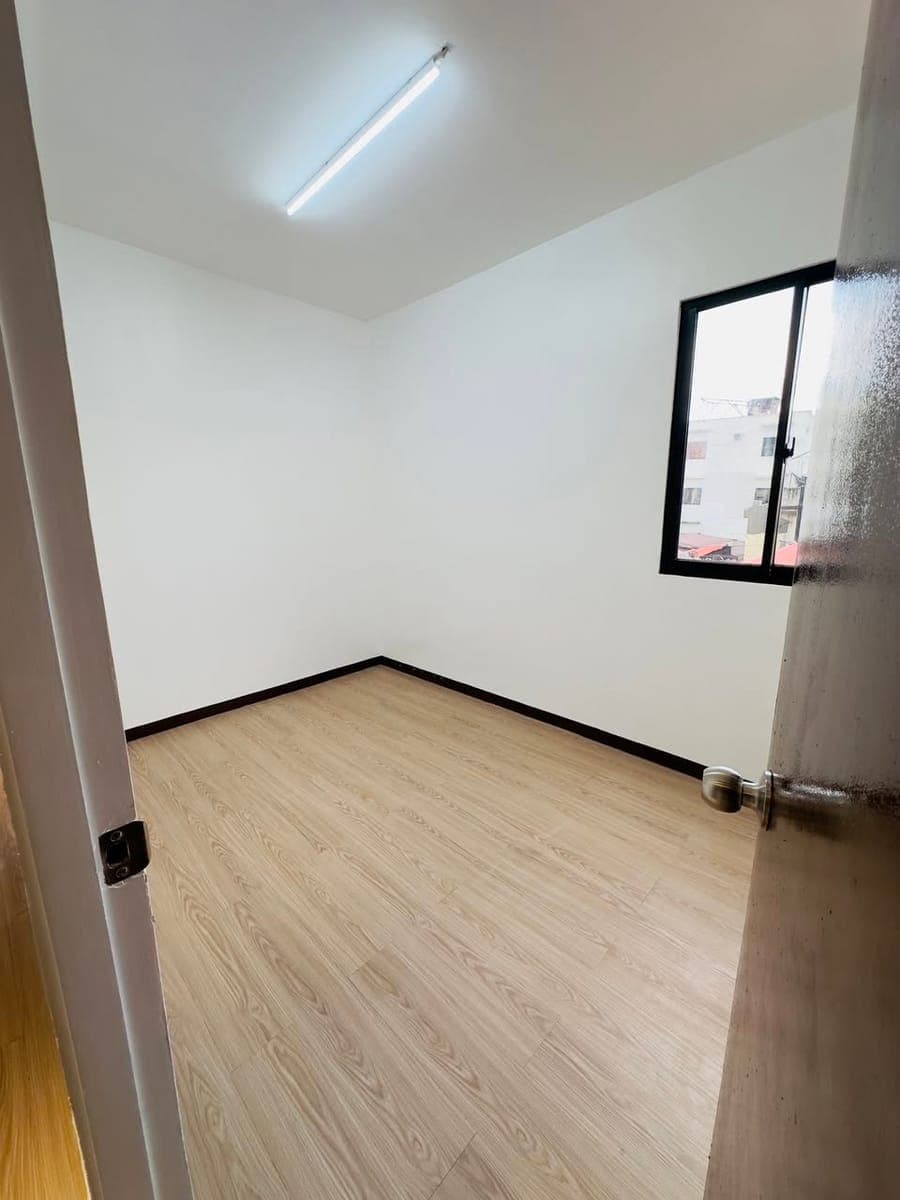 🏘️ Perfect Room for Couples & Students — Move-in Ready! - photo 2