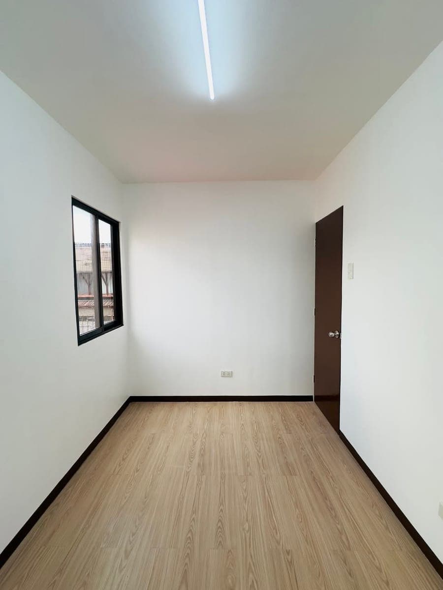 🏘️ Perfect Room for Couples & Students — Move-in Ready! - photo 3