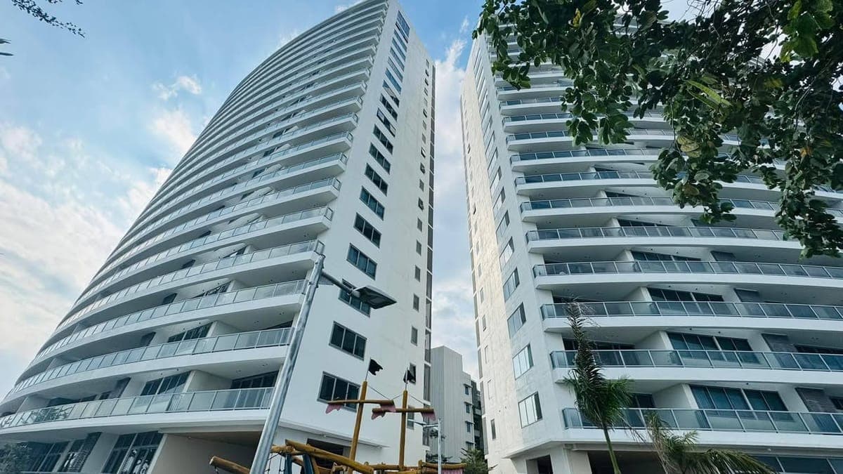 Luxury 3BR unit for lease at Azuela Residences with stunning Samal Island views - photo 2