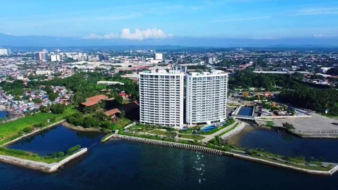 Luxury 3BR unit for lease at Azuela Residences with stunning Samal Island views - photo 1
