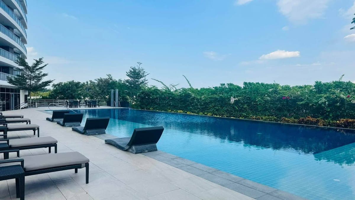 Luxury 3BR unit for lease at Azuela Residences with stunning Samal Island views - photo 5