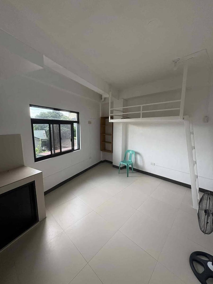 Semi-Furnished Studio Type/ Loft Style Room for rent in Sta Ana Manila - photo 1