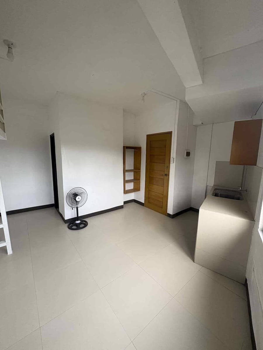 Semi-Furnished Studio Type/ Loft Style Room for rent in Sta Ana Manila - photo 4