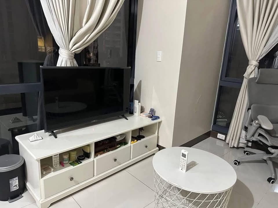 📣FOR RENT | 2BR Condo in Florence, McKinley Hill - photo 1