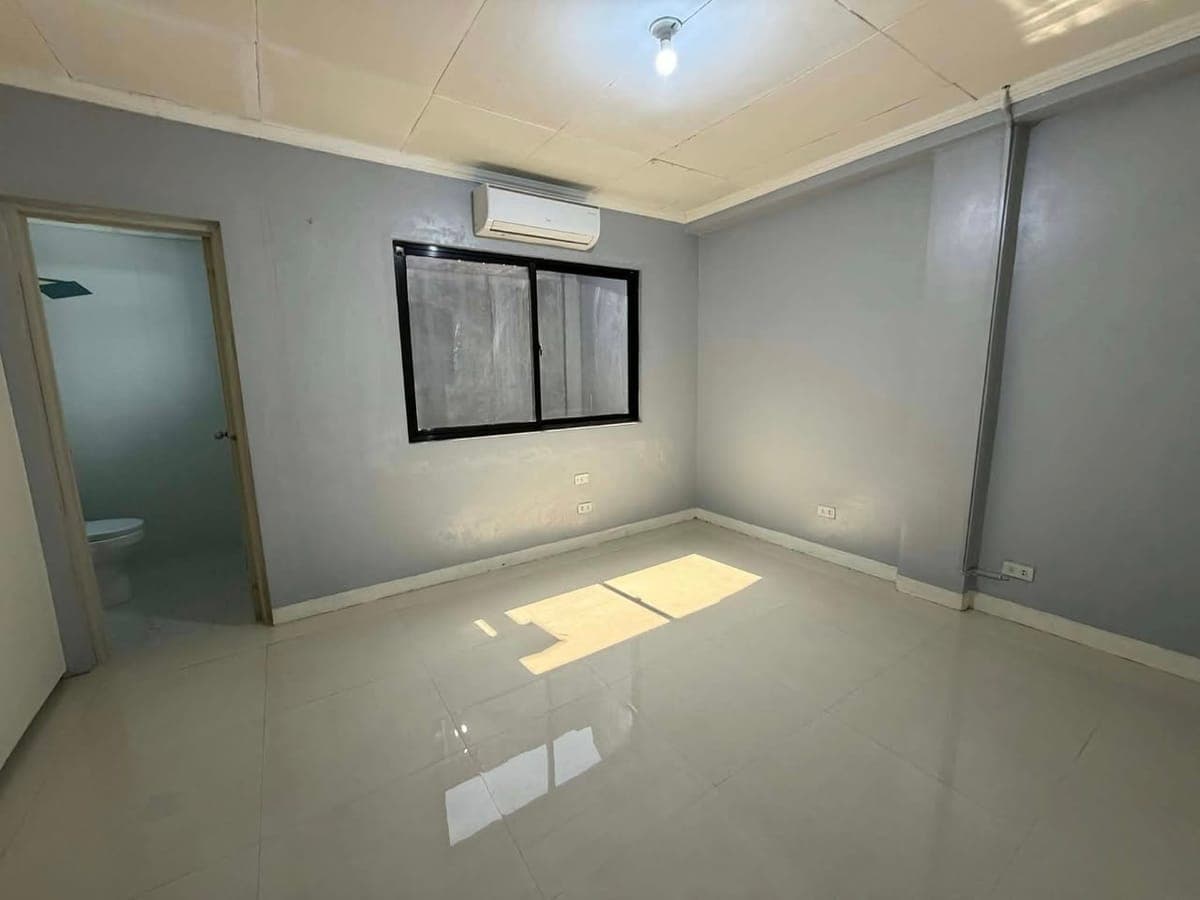 Kamuning Townhouse for Rent - photo 3