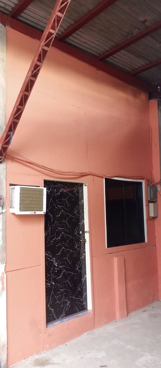 FOR RENT Studio type apartment good for 1-3 pax with OWN PARKiNG AREA sa motor. OWN Aircon,CR,SiNK,S... - photo 1