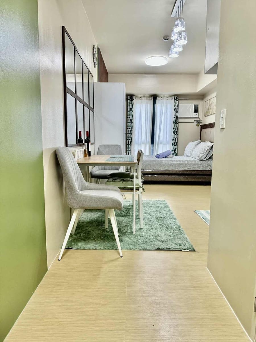 avida abreeza Studio unit for rent fully furnished - photo 1