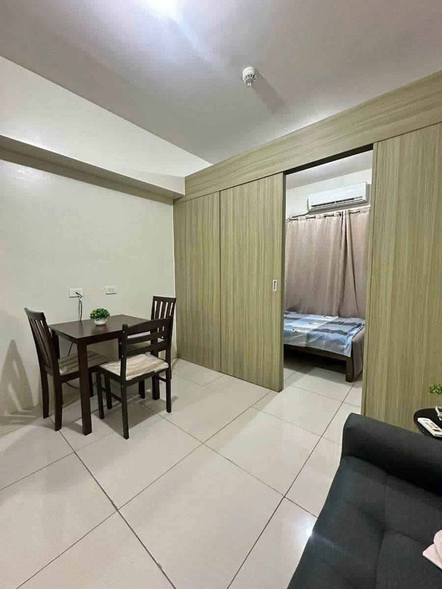 𝐅𝐎𝐑 𝐑𝐄𝐍𝐓: One Bedroom with Balcony Condo  at SMDC Breeze Residences - photo 1