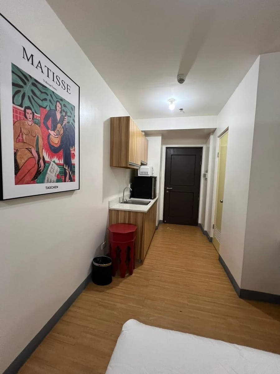 🔥 ULTIMATE STAY AT I-SUITES – MALATE, MANILA! 🔥 - photo 1