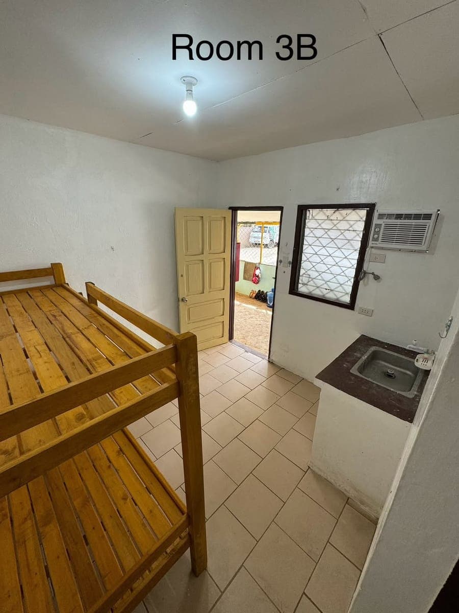 SOLO ROOM FOR RENT: - photo 1