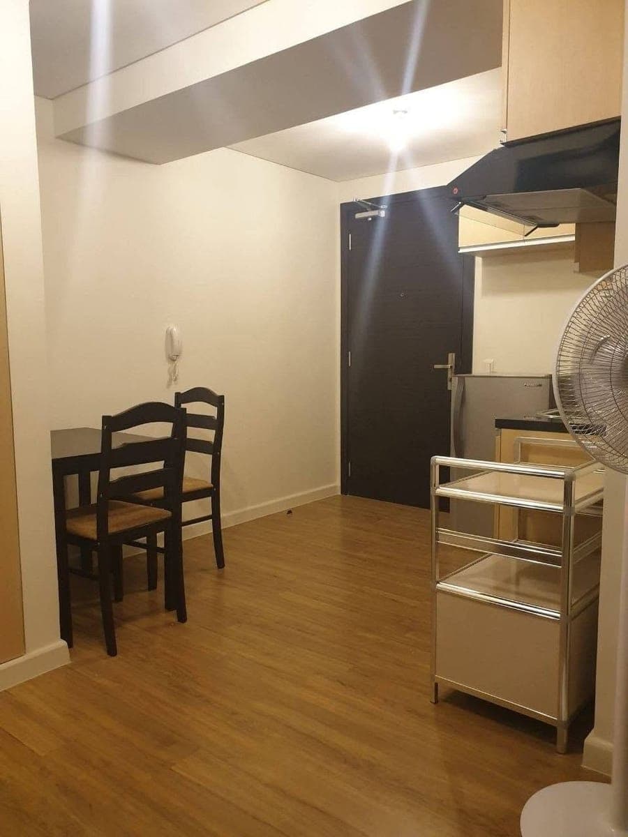 𝐅𝐎𝐑 𝐑𝐄𝐍𝐓 Studio Type Condo at THE LERATO TOWER - photo 5