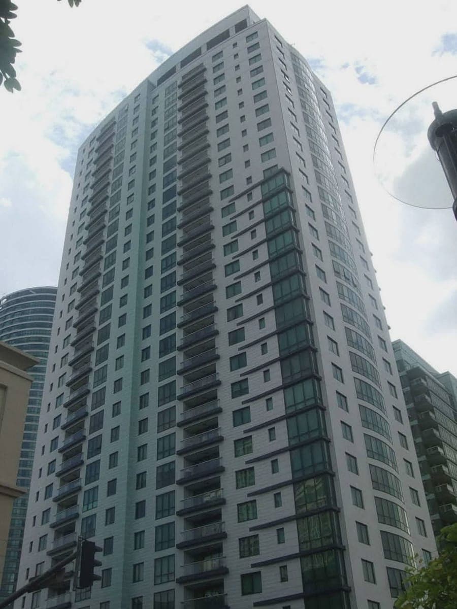 𝐅𝐎𝐑 𝐑𝐄𝐍𝐓 One Bedroom Unit At Amorsolo Apartments Condominium Corporation (AACC). - photo 1