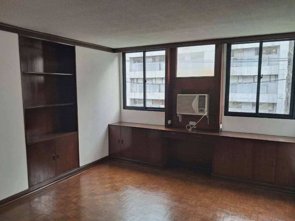 𝐅𝐎𝐑 𝐑𝐄𝐍𝐓 One Bedroom Unit At Amorsolo Apartments Condominium Corporation (AACC). - photo 4