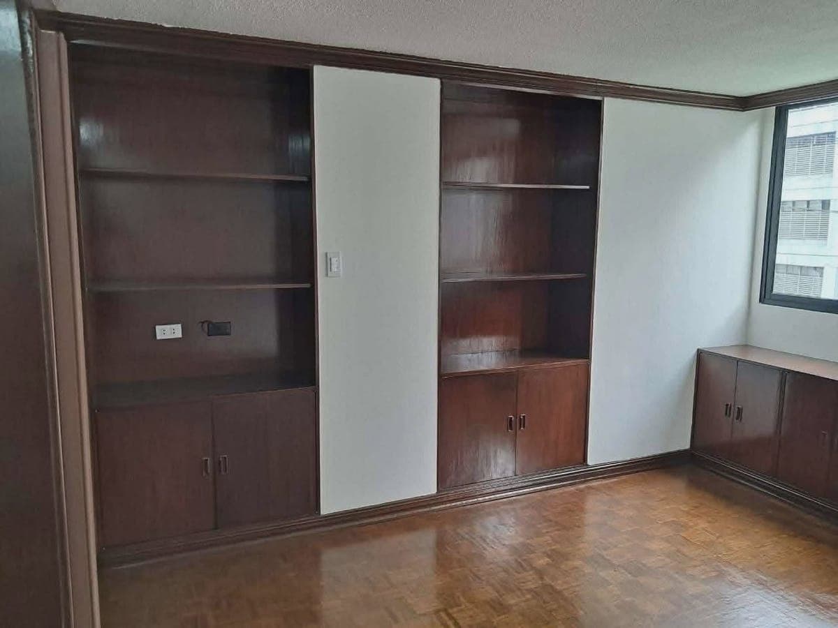 𝐅𝐎𝐑 𝐑𝐄𝐍𝐓 One Bedroom Unit At Amorsolo Apartments Condominium Corporation (AACC). - photo 5