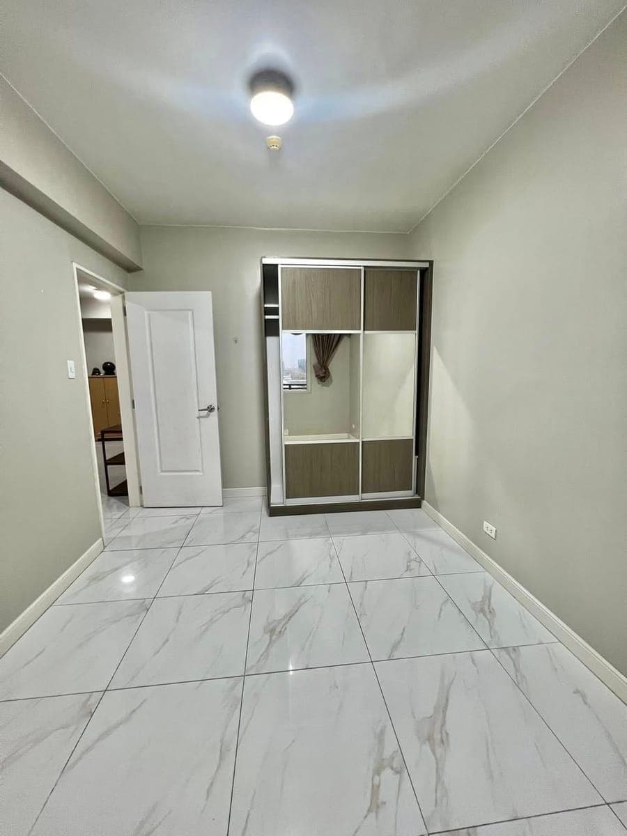 ₱45K MONTHLY‼️ | SPACIOUS 2BR UNIT WITH BALCONY IN MONARCH PARKSUITES - photo 5