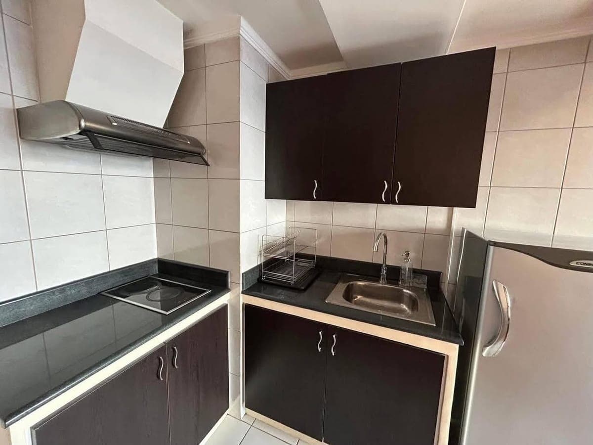 West tower condo, bangkal makati city,  18k w parking 1yr contract Minimum - photo 4