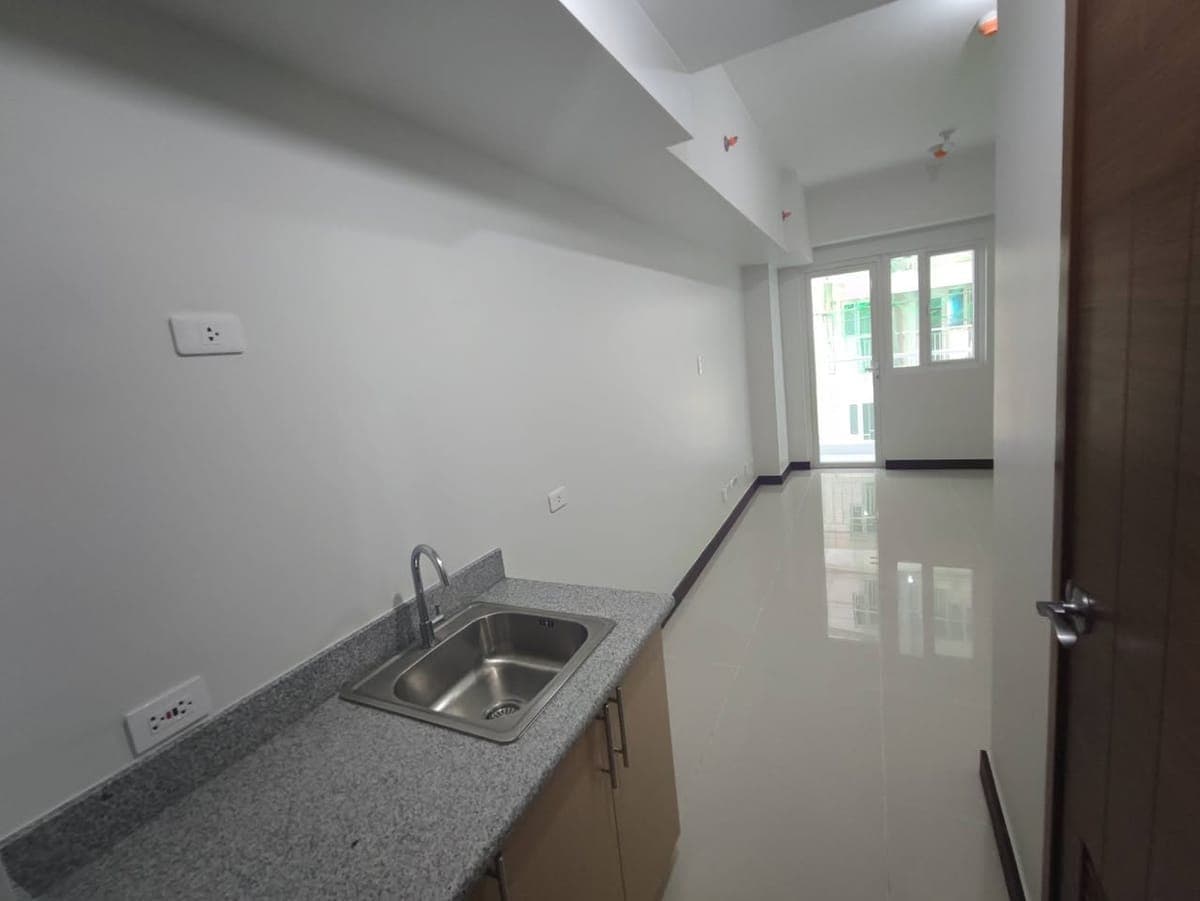 Condominium for rent in Pasay city - photo 1