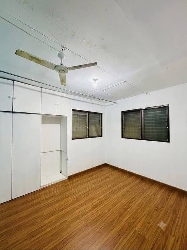 House for Rent. Details here: - photo 1