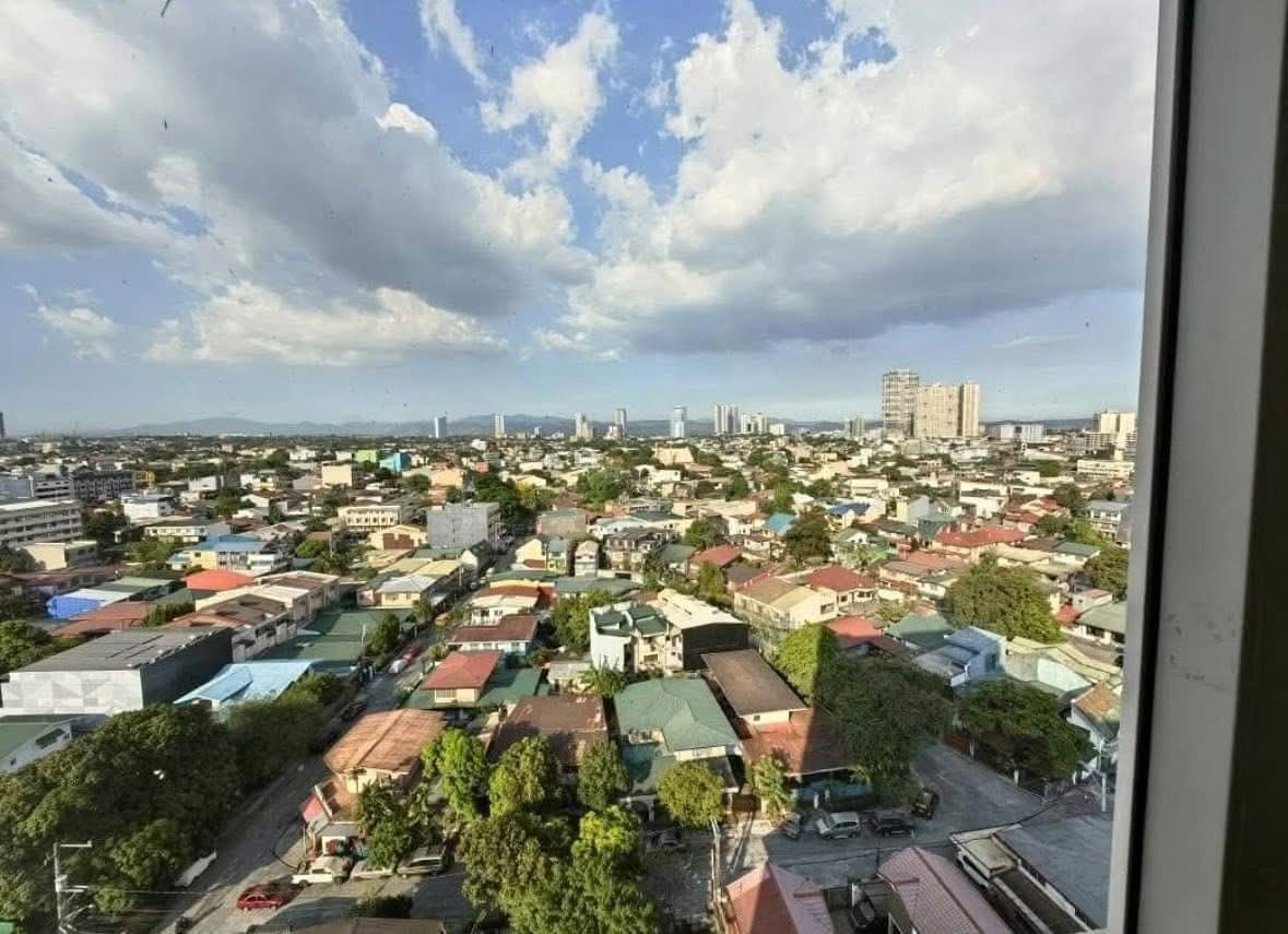 Semi-Furnished Studio unit FOR RENT - photo 1