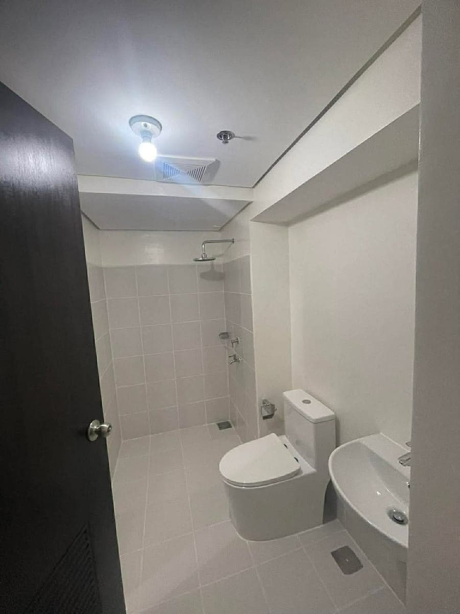 # **2BR UNIT FOR RENT** - photo 5