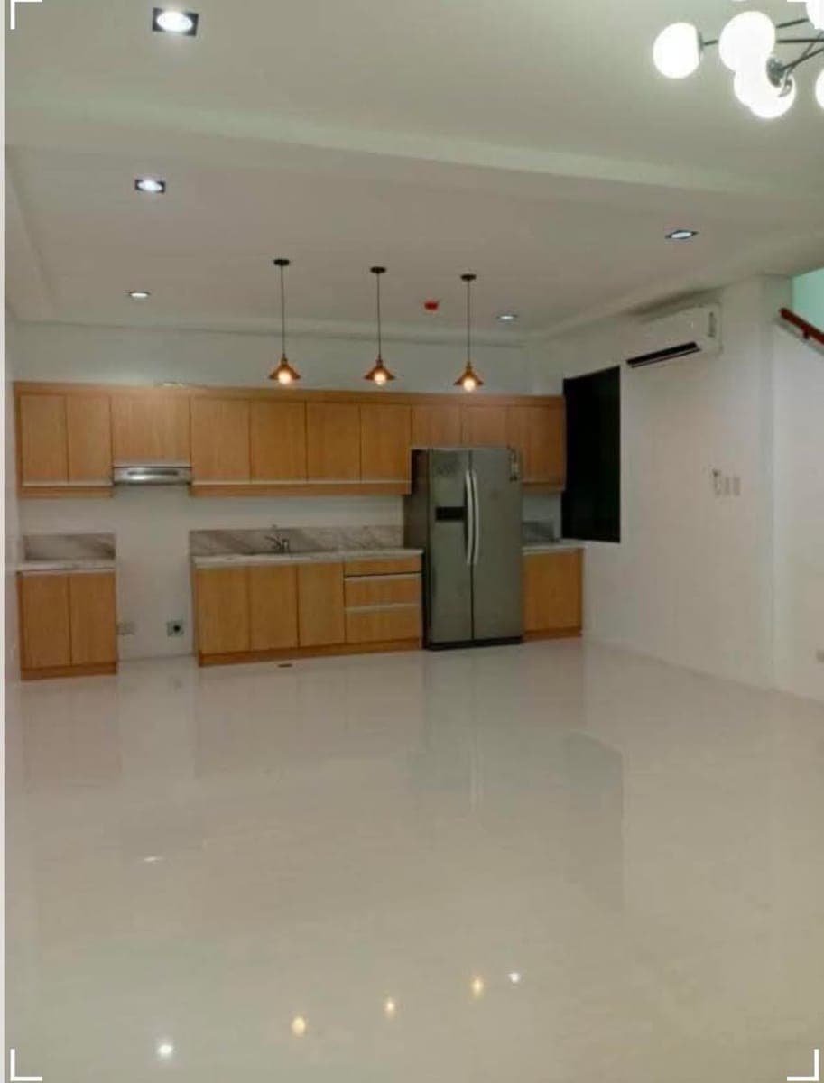 ***SAN JUAN  TOWNHOUSE DOVER HILL FOR RENT: 3-Storey, 3BR, 213.30sqm FA,₱100k/mo, A. - photo 2