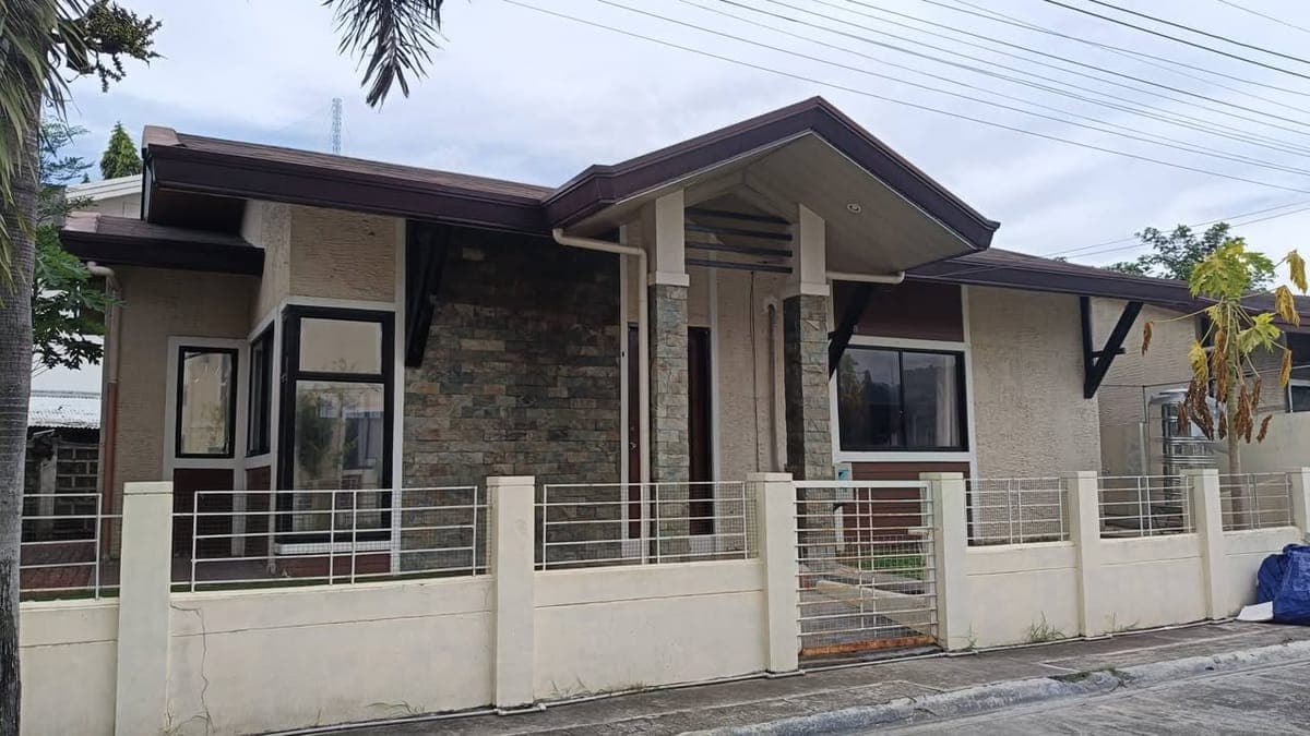 2BR  HOUSE FOR RENT‼️ - photo 1