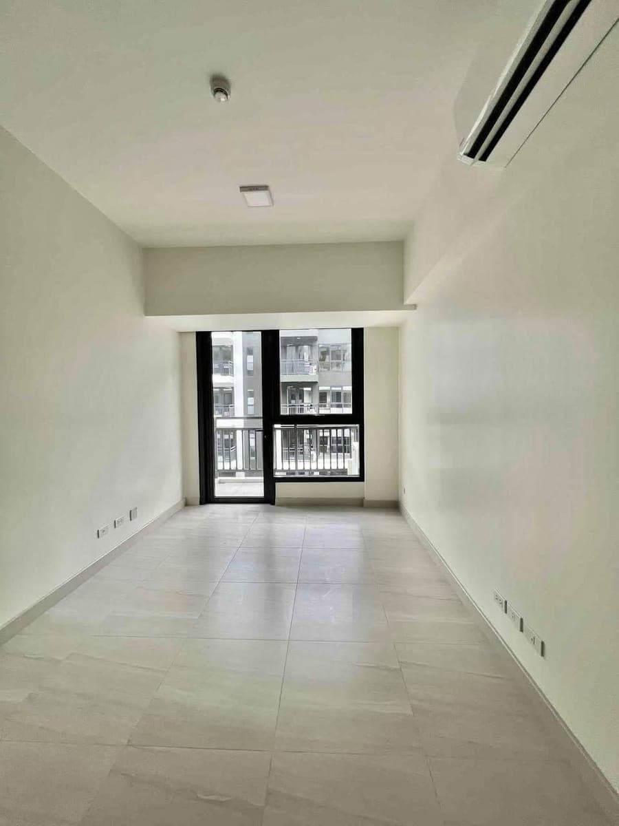 70k MONTHLY‼️2-BEDROOM WITH BALCONY AT MID-PARK TOWERS, PARAÑAQUE CITY - photo 2